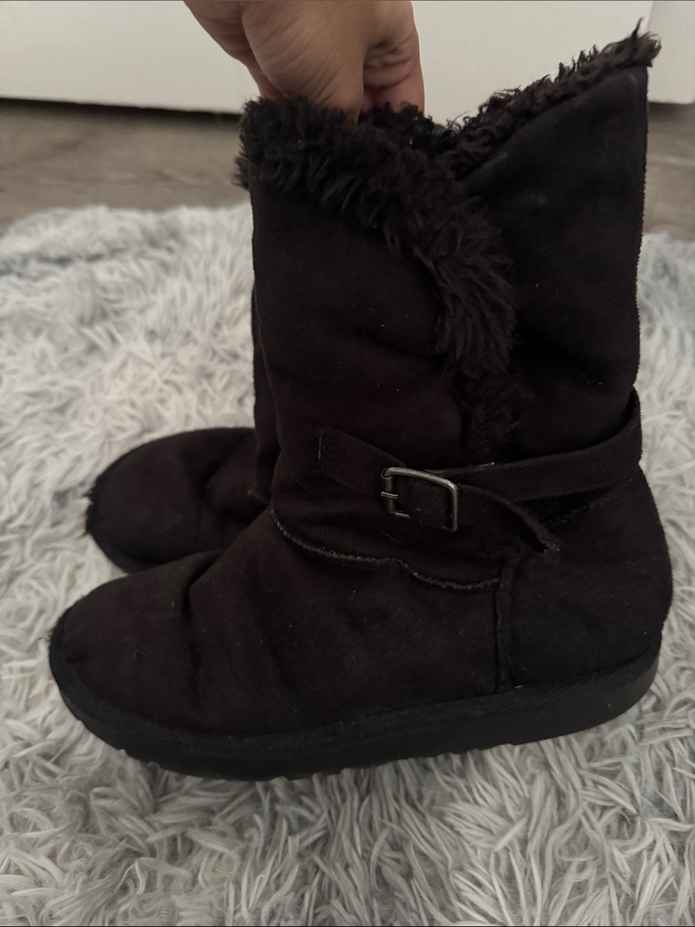 Girl’s Black Faux Fur Lined Winter UGG Boots (4M)